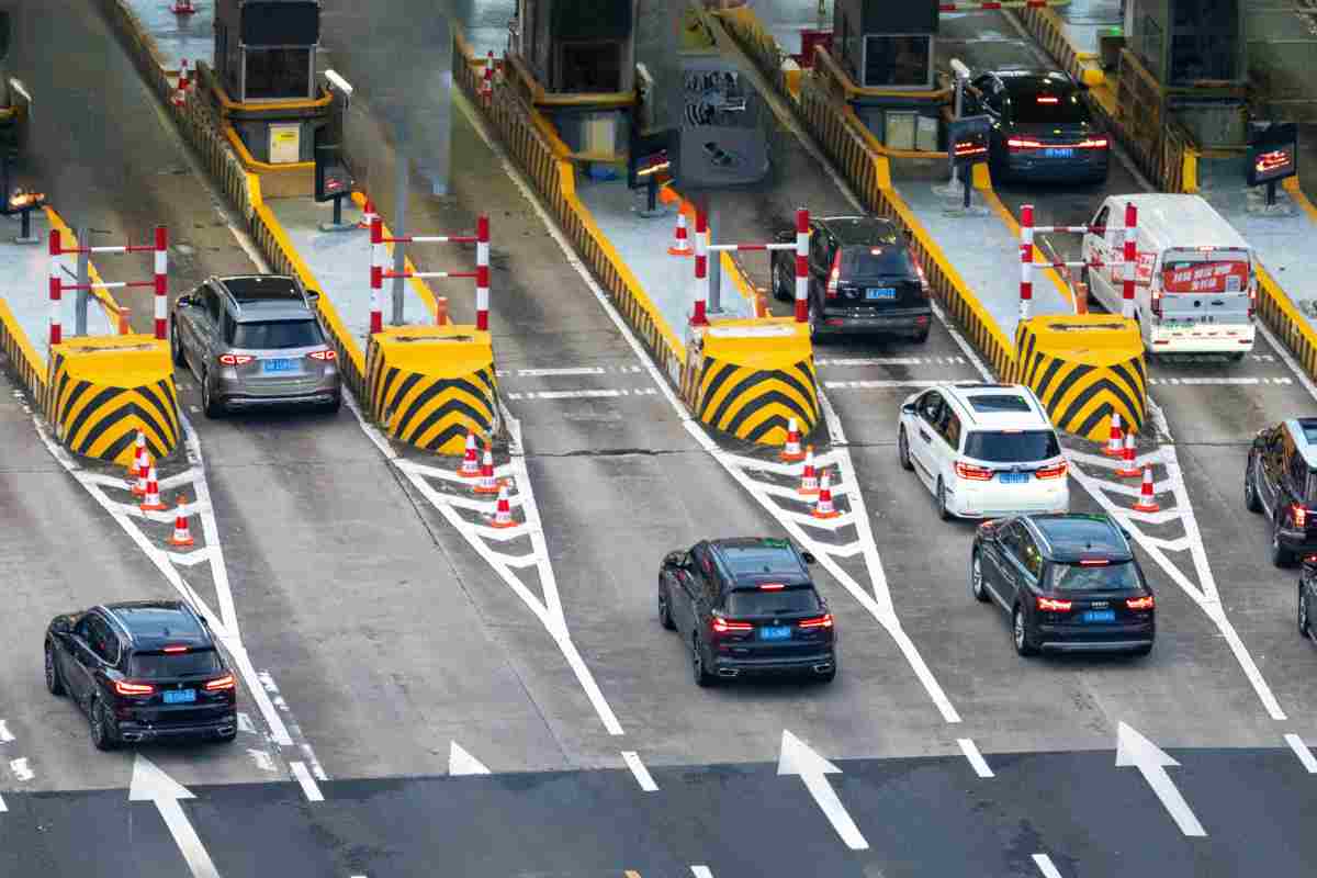 Addio code ai caselli autostradali: ecco il nuovo metodo per pagare il pedaggio