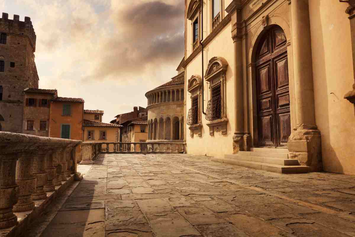 una delle opere architettoniche di Arezzo