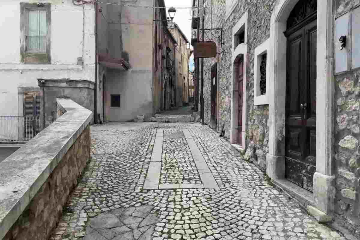 vicoli di castel del monte
