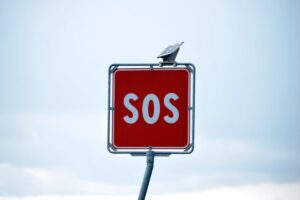 cartello sos in autostrada