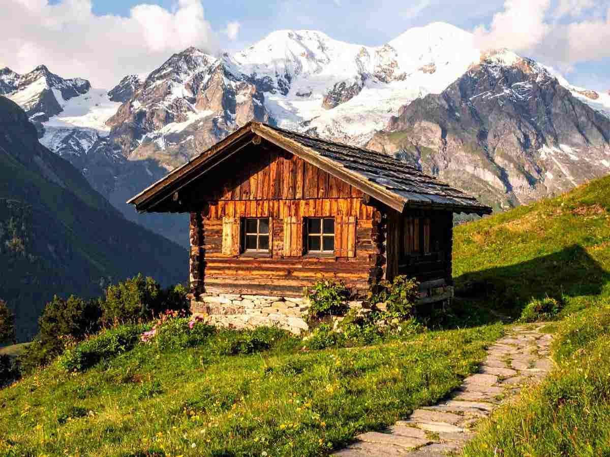 casetta in una montagna svizzera