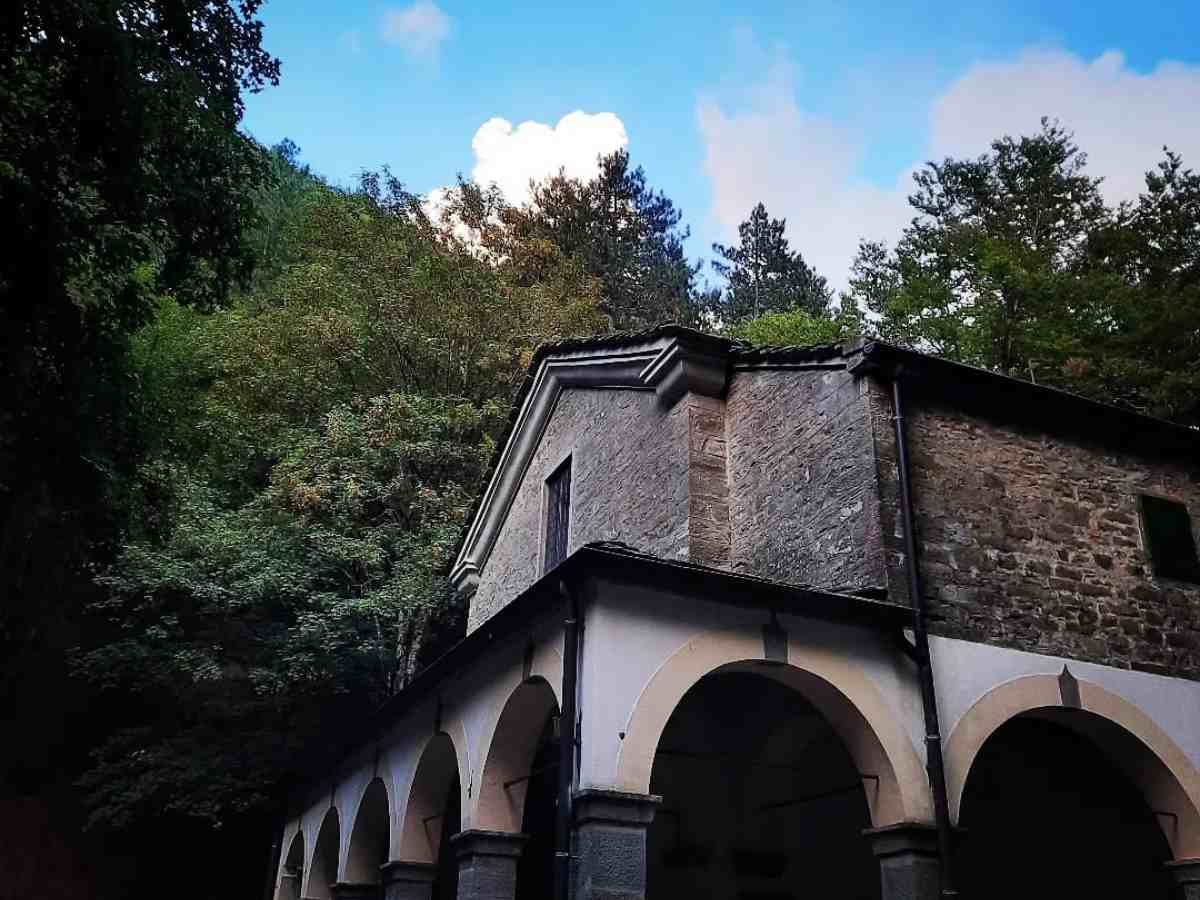 il santuario della madonna del faggio a bologna