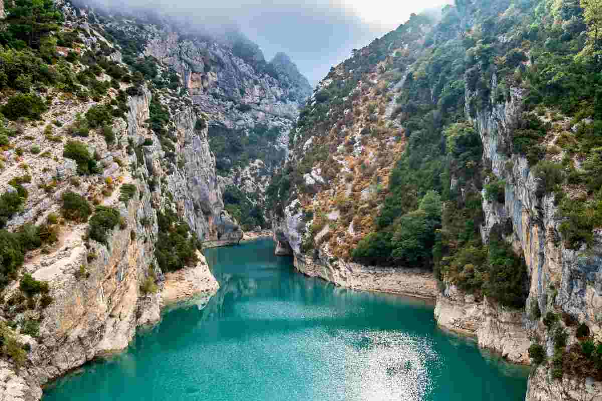 le gole del verdon e gli specchi d'acqua sottostanti