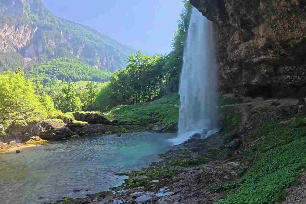 Il fontanone di goriuda illuminato dal sole