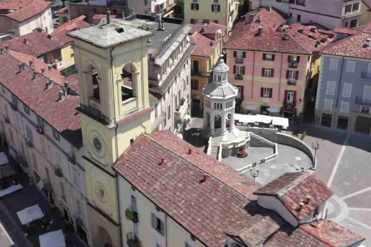 La piazza di Acqui Terme vista dall'alto