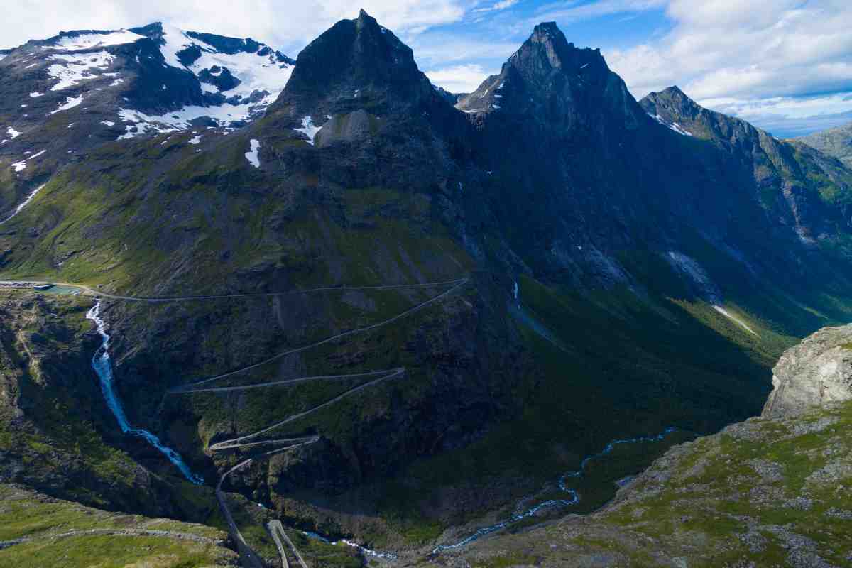 vista della Trollstigen e delle montagne circostanti