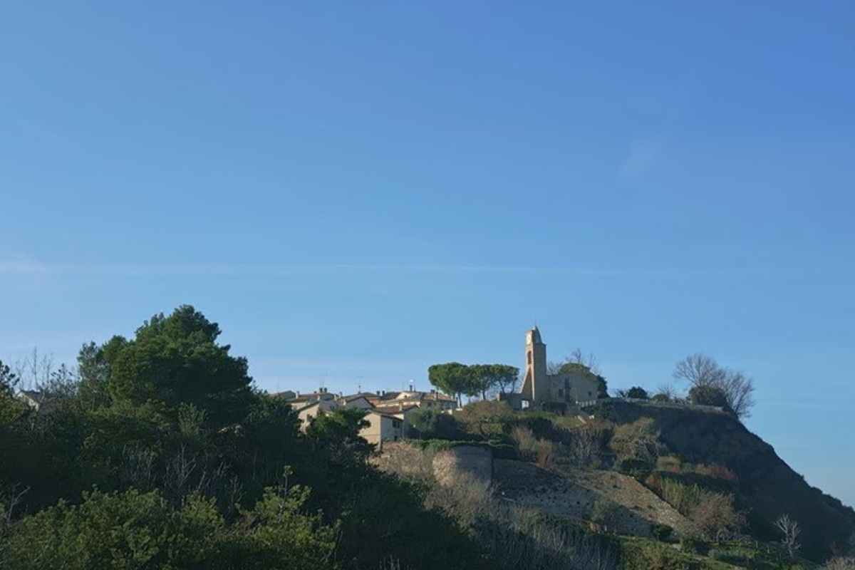 fiorenzuola di focara vista dal drone