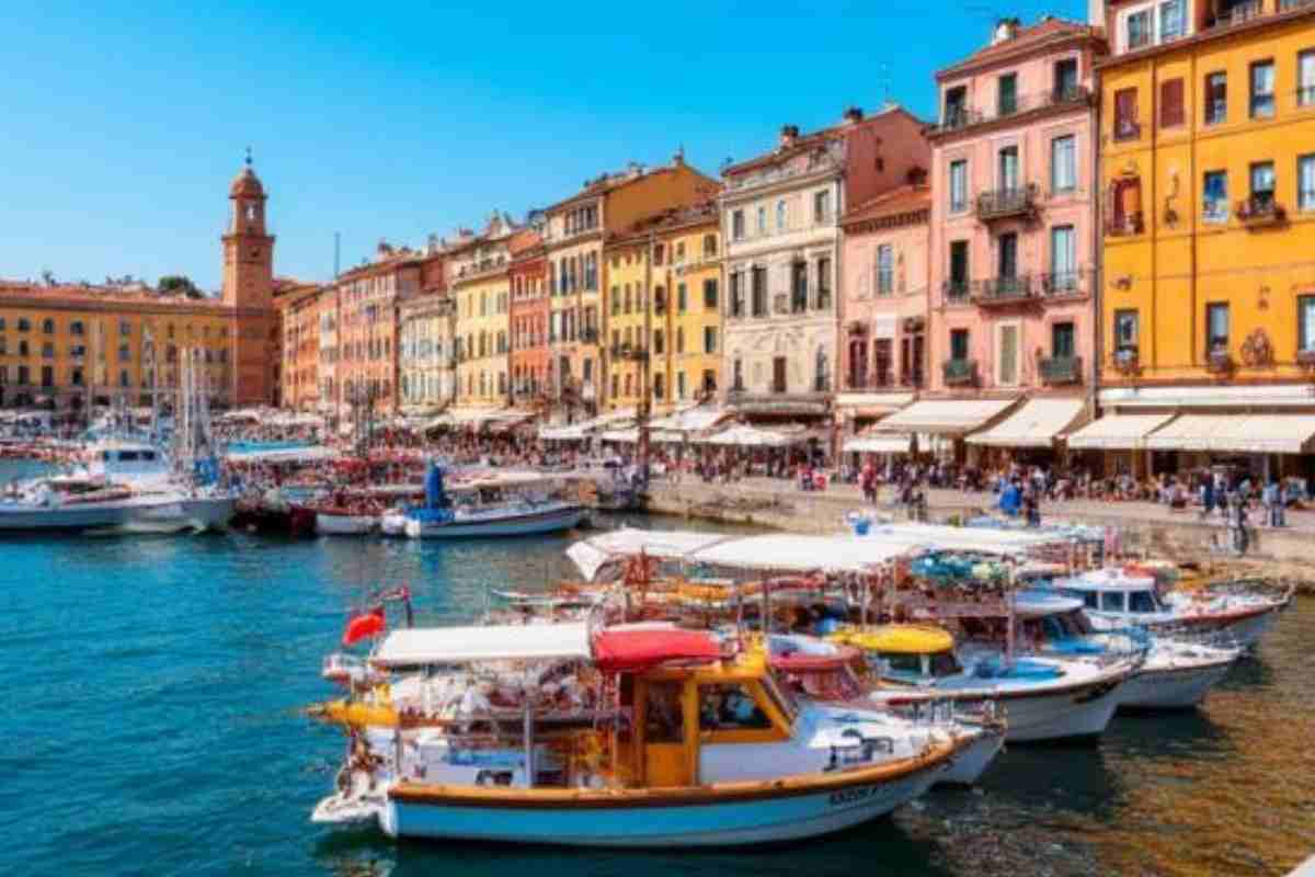 città portuale in bassa stagione