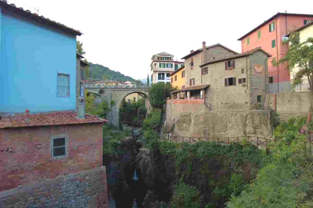 vista di Loro Ciuffenna