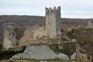 Il castello del borgo fantasma di dvigrad