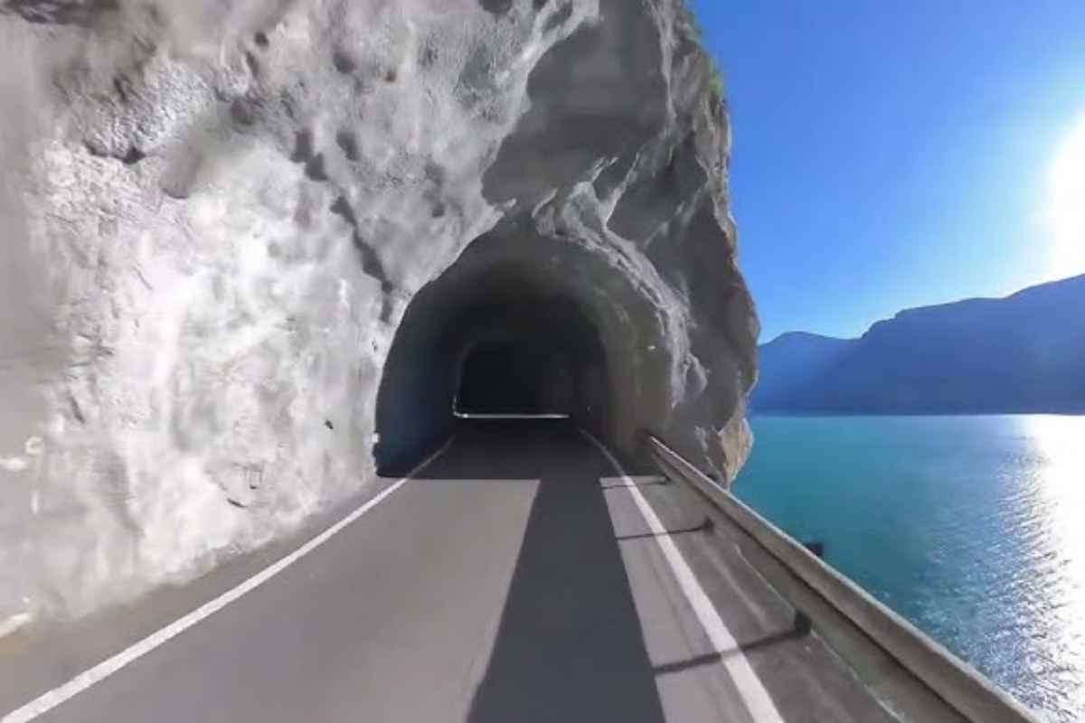 la strada panoramica della forra adiacente al garda