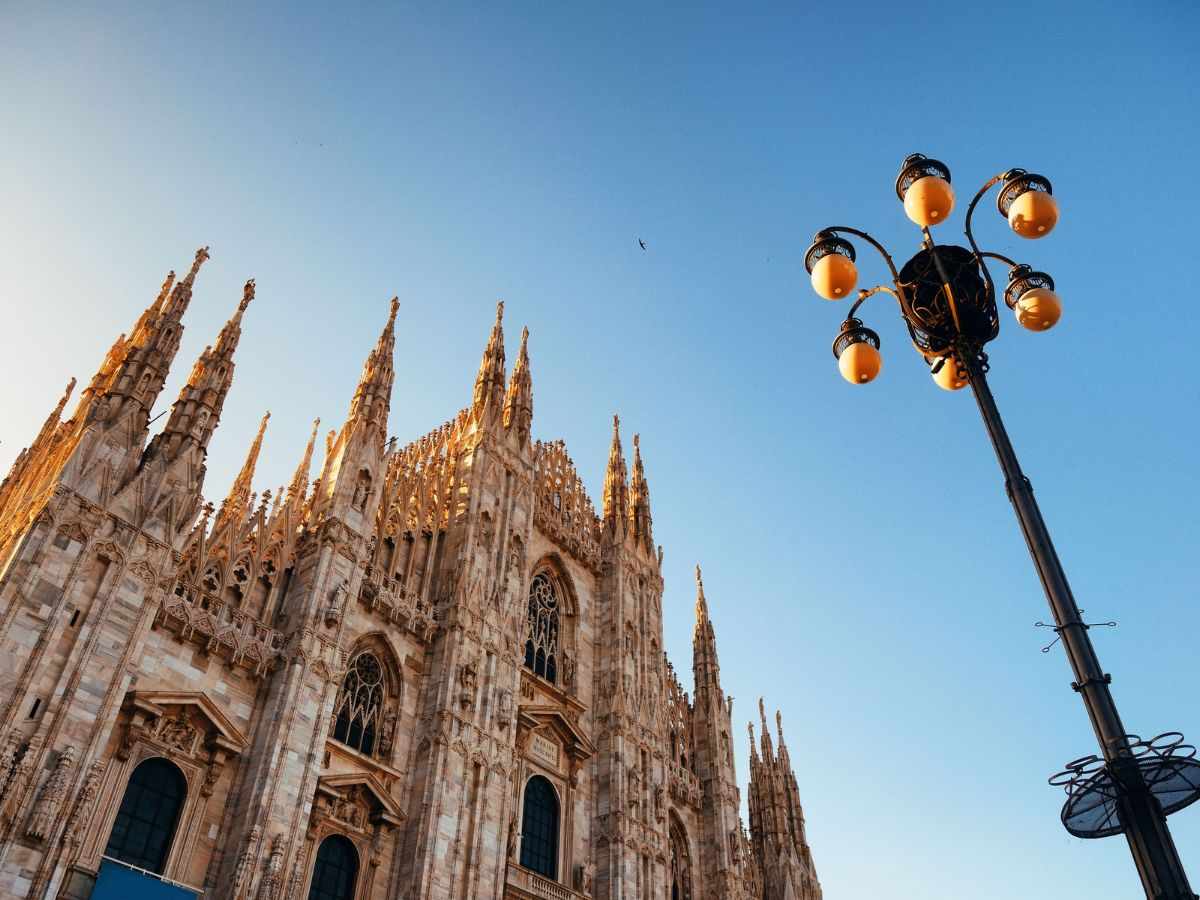 il duomo di milano visto dal basso