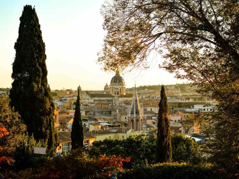 scorcio di roma con san pietro