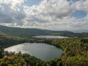 laghetti di monticchio in basilicata monte vulture