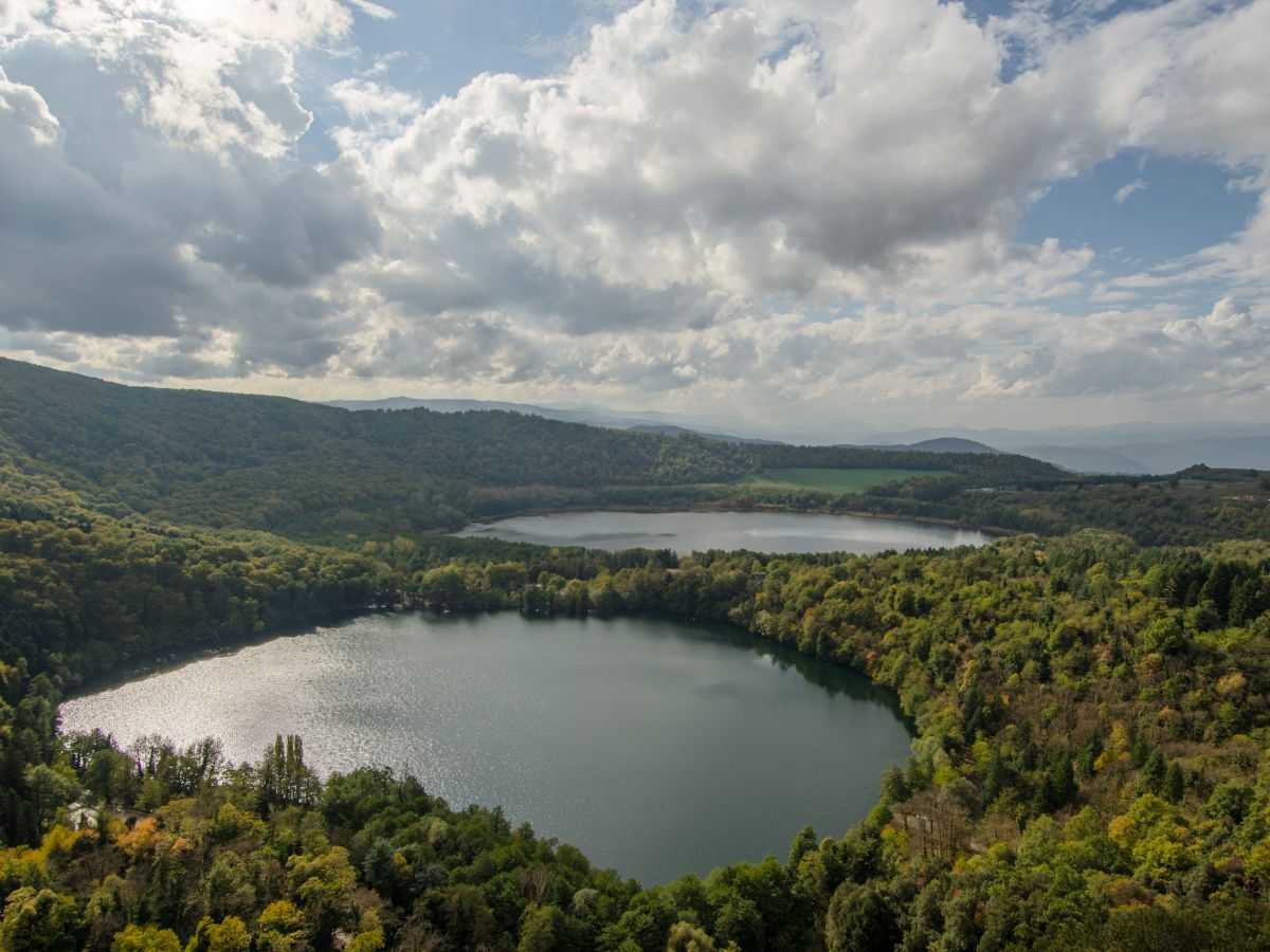 laghetti di monticchio in basilicata monte vulture