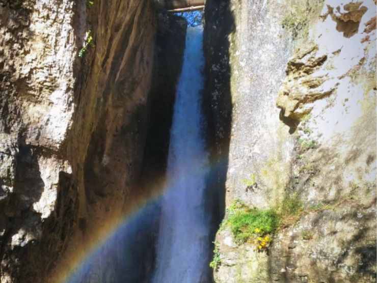 cascata nel parco delle cascate di molina