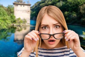 mole di narni sullo sfondo e donna sorpresa