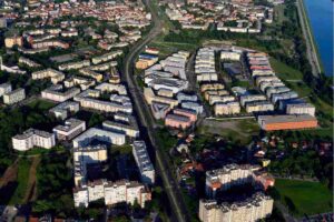 vista dall'alto di una cittadina