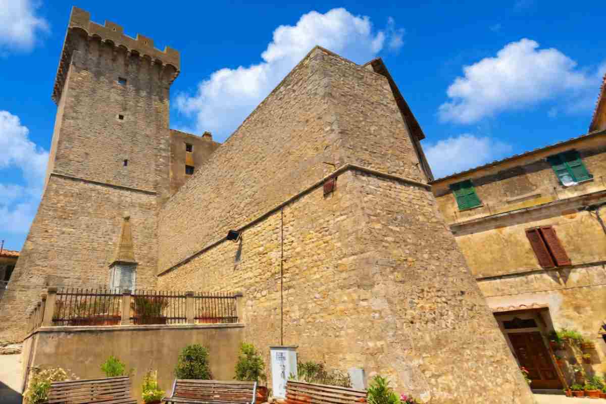 il centro storico di Capalbio