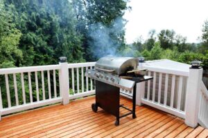 barbecue acceso in terrazzo