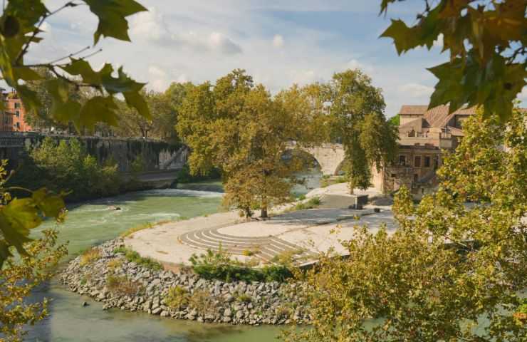 vista panoramica dell'isola tiberina a roma
