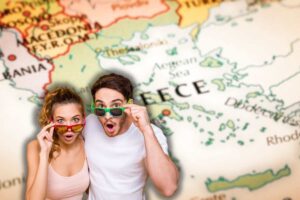 grecia sulla cartina e coppia sorpresa